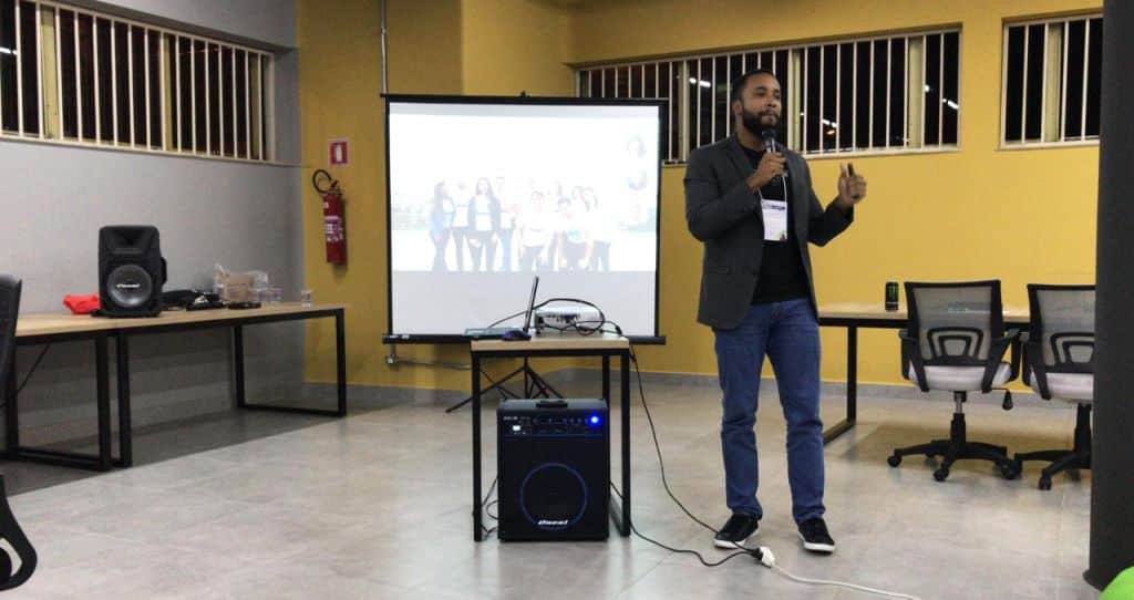 palestrante Edinei Santos, co-fundador da Psicologia Viva